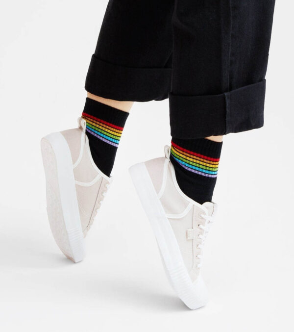 Rainbow sneaker socks black - Image 2