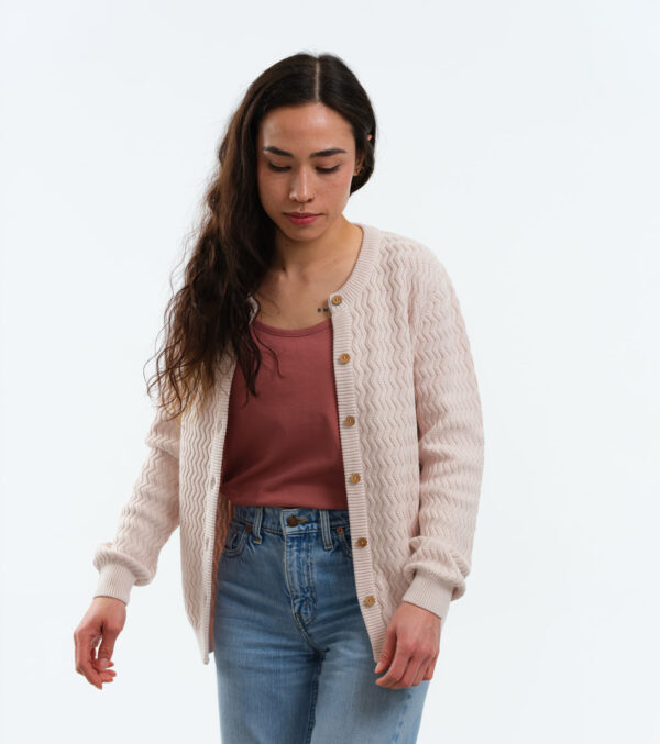 Cardigan Penny ivory mit feinem zig-zag Muster – Bild 5